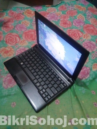 Sumsangn143 model 2 gb ram.320 gb hdd display10.3